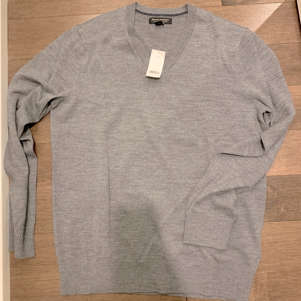V neck Banana Republic sweater size Large